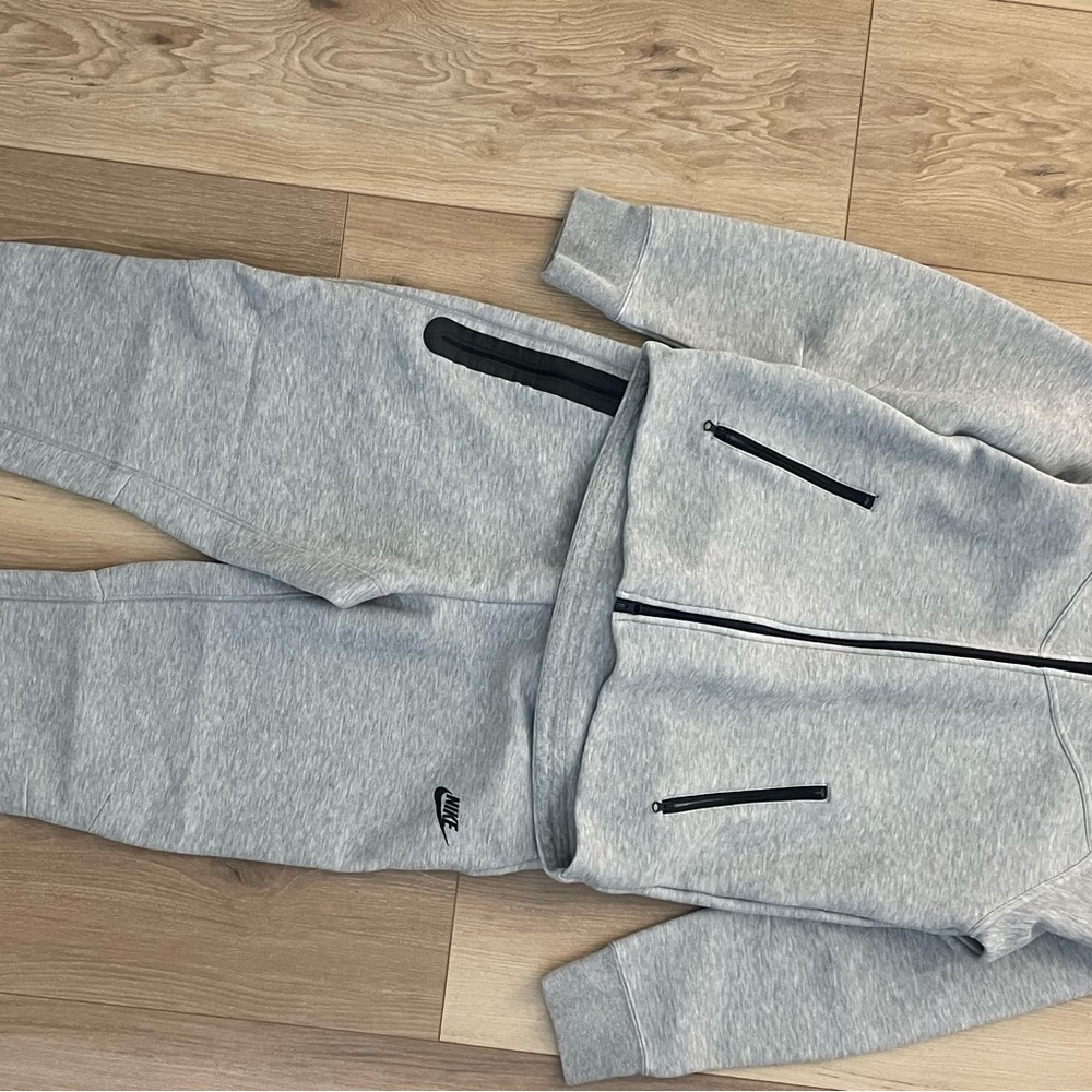Nike Heather Gray Tracksuit with Black Zippers